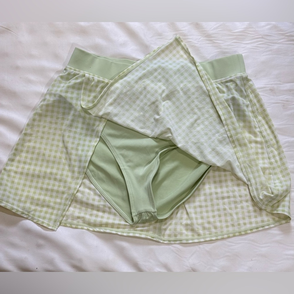 ALO Yoga Light Green Gingham Skort - Picture 4 of 7